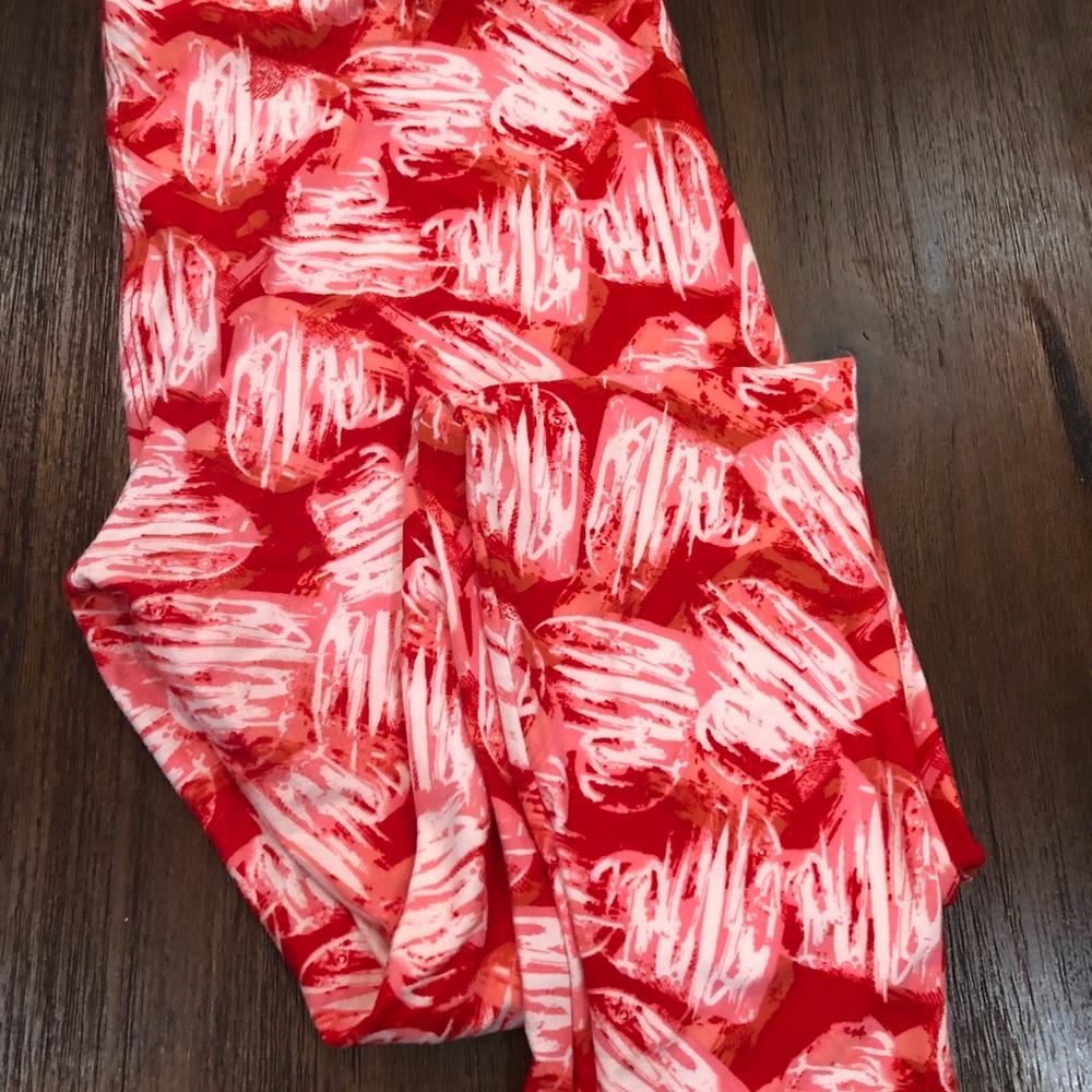 Valentine Leggings/ heart leggings Lularoe TC